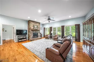 11383 Rolling Meadows Dr, Garrettsville, OH 44231 - Photo 17