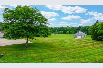 11383 Rolling Meadows Drive, Garrettsville, OH 44231 - Photo 9