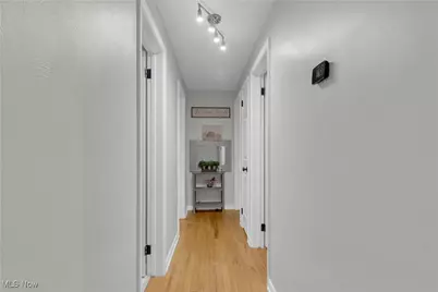 1726 Lancaster Drive, Youngstown, OH 44511 - Photo 7