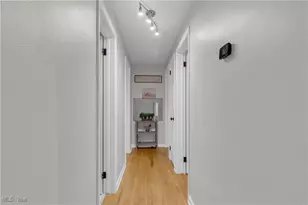 1726 Lancaster Dr, Youngstown, OH 44511 - Photo 7