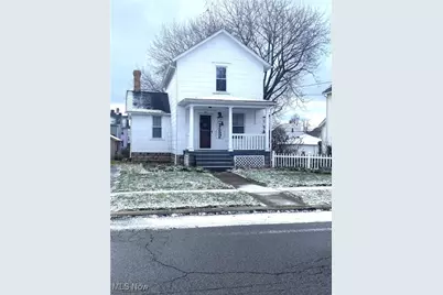 207 East North Avenue, East Palestine, OH 44413 - Photo 1