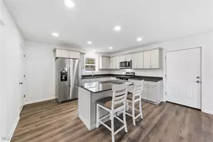 1337 Leonora Ave, Akron, OH 44305 - Photo 5