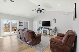 3010 Corbin Dr, Zanesville, OH 43701 - Photo 3