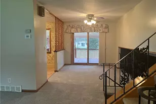 9152 Fosdick Rd, Valleyview, OH 44125 - Photo 3