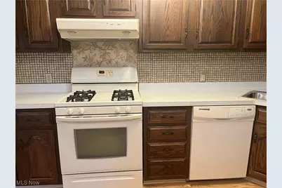 9152 Fosdick Road, Valleyview, OH 44125 - Photo 9