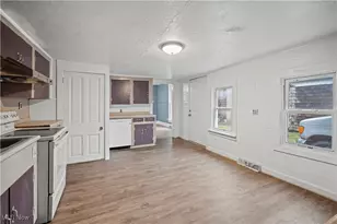 83 S Pleasant St, Oberlin, OH 44074 - Photo 3