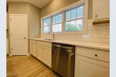 4316 Literary Lane, Willoughby, OH 44094 - Photo 5