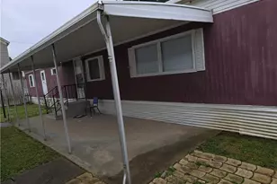 1812 Danbury Ave, Wellsville, OH 43968 - Photo 9