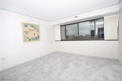 12550 Lake Avenue #810, Oakwood, OH 44107 - Photo 7