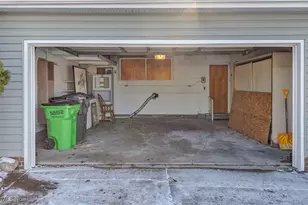 30350 Twin Lakes Dr, Wickliffe, OH 44092 - Photo 25