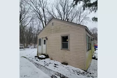 5820 Ash Street, Chippewa Lake, OH 44215 - Photo 3