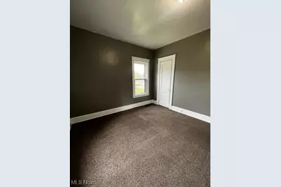 69 S Dunlap Avenue, Youngstown, OH 44509 - Photo 9