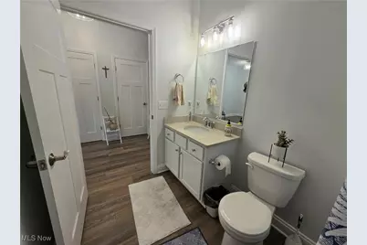 654 Treadway Boulevard, Sheffield Lake, OH 44054 - Photo 11