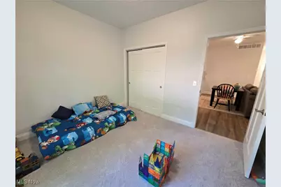 654 Treadway Boulevard, Sheffield Lake, OH 44054 - Photo 15