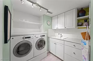 3636 Sparrow Pond Cir, Bath, OH 44333 - Photo 31