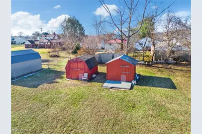 807 Clement Avenue, Belpre, OH 45714 - Photo 3