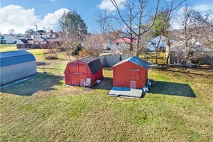 807 Clement Ave, Belpre, OH 45714 - Photo 3