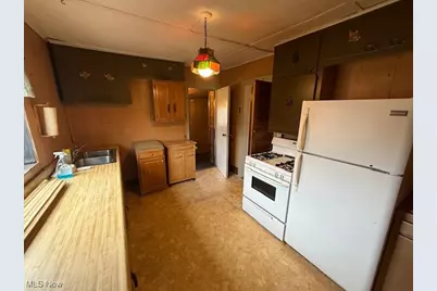 807 Clement Avenue, Belpre, OH 45714 - Photo 11