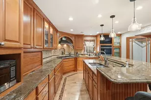 8546 Shorthorn Dr, Northfield, OH 44067 - Photo 7