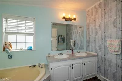 140 Luxor Lane, Amherst, OH 44001 - Photo 23