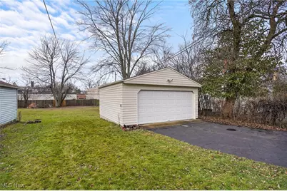 1898 Powell Avenue, Loveland, OH 44118 - Photo 7