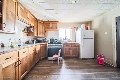 210 W 4th Street, Dover, OH 44622 - Photo 9