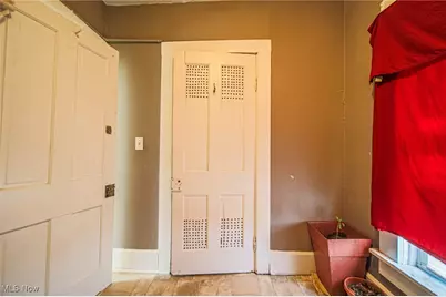 210 W 4th Street, Dover, OH 44622 - Photo 21