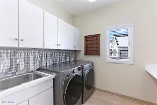 196 Chisholm Ct, Aurora, OH 44202 - Photo 17