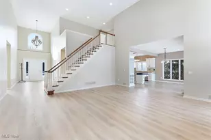 196 Chisholm Ct, Aurora, OH 44202 - Photo 5