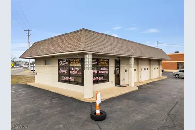 2105 Columbus Road NE, Canton, OH 44705 - Photo 3