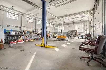 2105 Columbus Road NE, Canton, OH 44705 - Photo 7