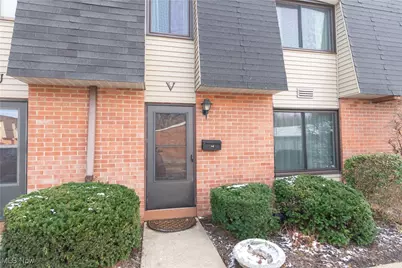 216 Moore Road #3V, Avon Lake, OH 44012 - Photo 1