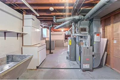 884 Blanding Avenue, Akron, OH 44310 - Photo 31