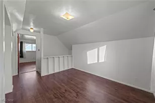 884 Blanding Ave, Akron, OH 44310 - Photo 23