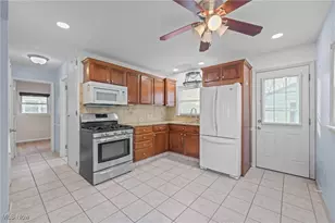 884 Blanding Ave, Akron, OH 44310 - Photo 9