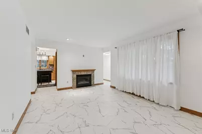 276 S Bayshore Drive, Columbiana, OH 44408 - Photo 9