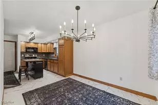 276 S Bayshore Dr, Columbiana, OH 44408 - Photo 13