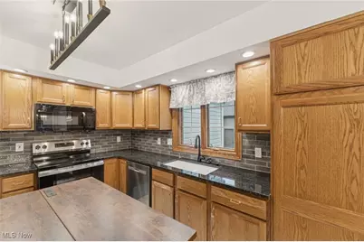 276 S Bayshore Drive, Columbiana, OH 44408 - Photo 11