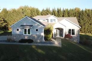 869 Meadow Ln, Wooster, OH 44691 - Photo 1