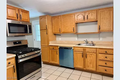 707 Vermont Drive, Lorain, OH 44052 - Photo 5