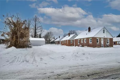 1078 Lindsay Avenue, Akron, OH 44306 - Photo 41
