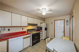 490 Mapleview Dr, Green Hills, OH 44131 - Photo 13