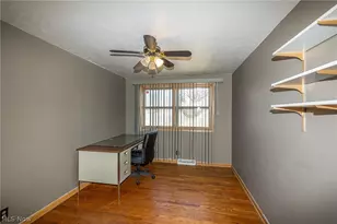 490 Mapleview Dr, Green Hills, OH 44131 - Photo 25