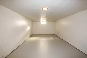 490 Mapleview Dr, Green Hills, OH 44131 - Photo 33