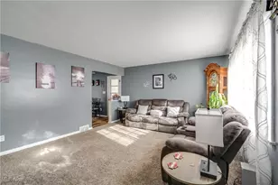 810 Leecrest St NW, Massillon, OH 44646 - Photo 3