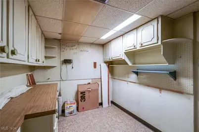 398 Crestview Avenue, Akron, OH 44320 - Photo 37