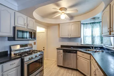 398 Crestview Avenue, Akron, OH 44320 - Photo 13