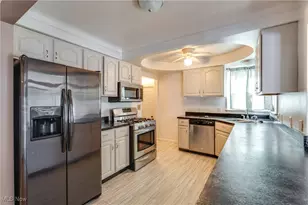 398 Crestview Ave, Akron, OH 44320 - Photo 11