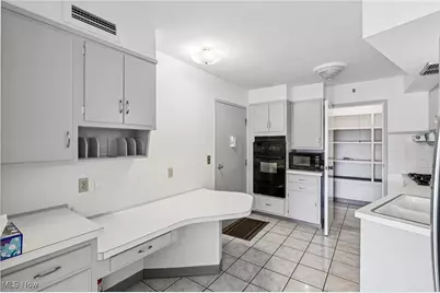 275 N Portage Path #7g, Akron, OH 44303 - Photo 9