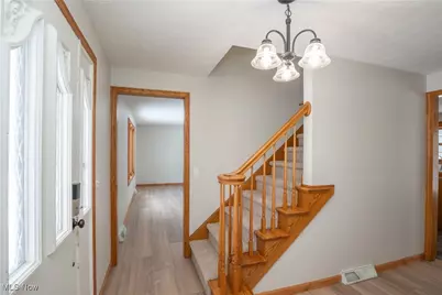 2218 Hiddenbrook Street NE, Canton, OH 44721 - Photo 3